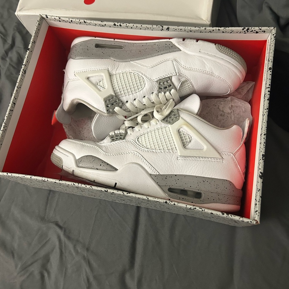 Jordan 4s
